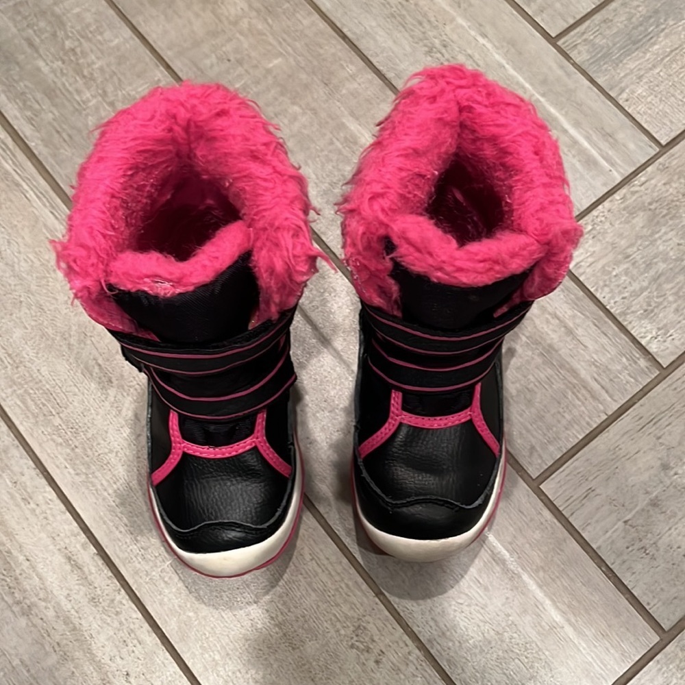 Rugged Outback Snow Boots